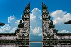 temple-gates-lempuyang-luhur-temple-bali-indonesia.jpg